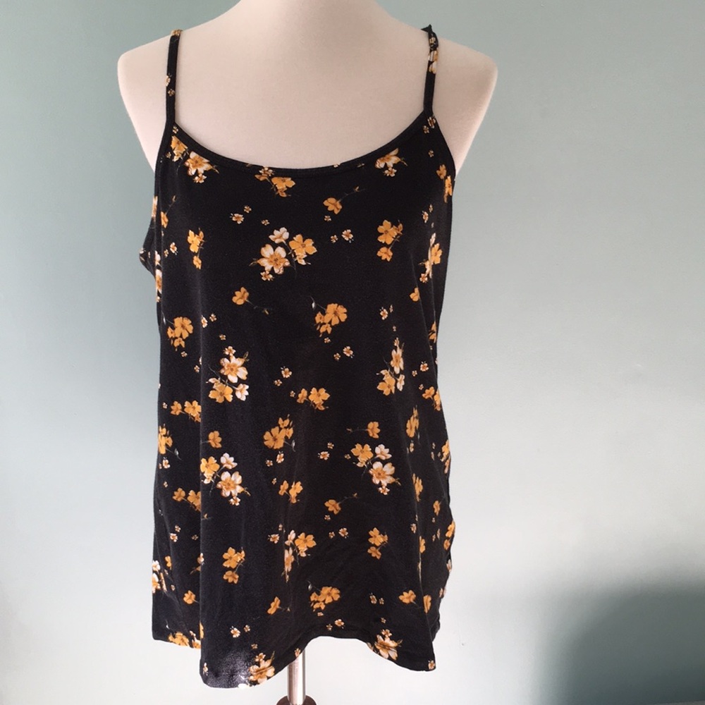 Torrid black camisole tan top yellow flowers